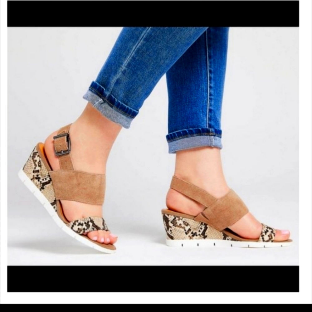 SOLD💖BNIB💖 👑 Crown Vintage, AFRA Wedge Taupe Suede & Light Snake Print Sandal